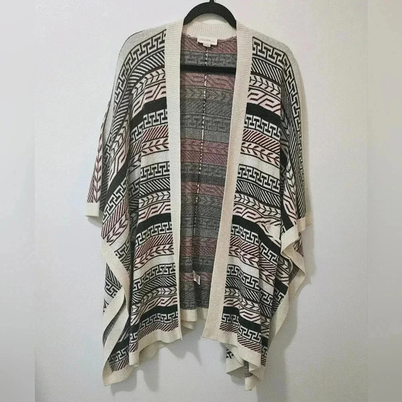 Aritzia Golden by TNA Roohan Poncho Sweater Alpaca Blend Ruana One Size  Pocket - Picture 12 of 12